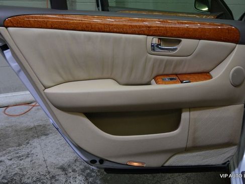 Used 2004 Lexus LS 430 image 9