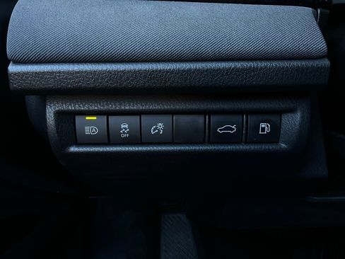 Used 2025 Toyota Camry LE image 21