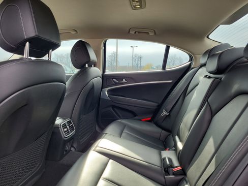 Used 2023 Genesis G70 2.0T image 11