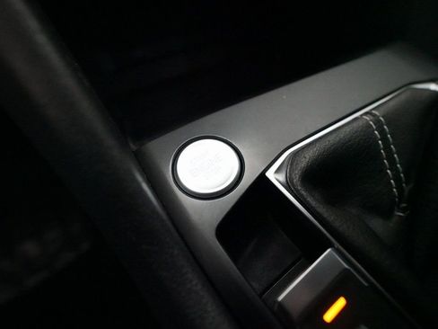 Used 2022 Volkswagen Taos SE image 30