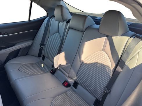 Used 2024 Toyota Camry SE image 13