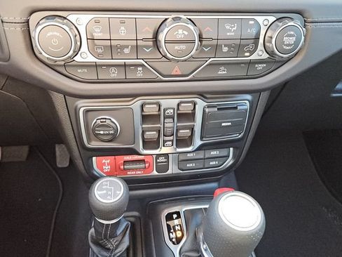 New 2026 Jeep Gladiator Mojave AWD/4WD image 19