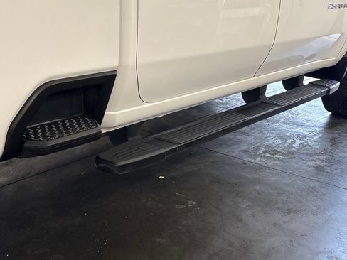 Used 2022 Chevrolet Silverado 2500 Custom AWD/4WD image 46