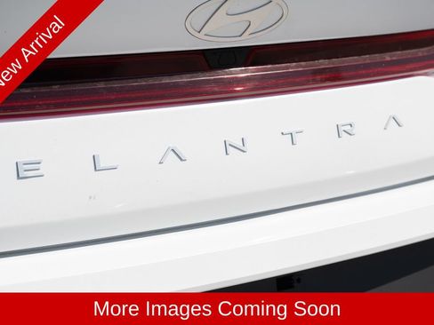 Used 2025 Hyundai Elantra SEL FWD image 10