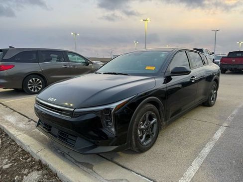 Used 2025 Kia K4 LXS image 3