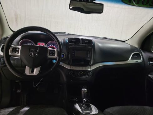 Used 2016 Dodge Journey SE image 4