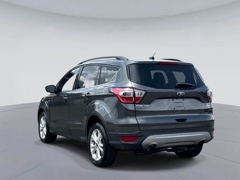 Used 2018 Ford Escape SE FWD image 5
