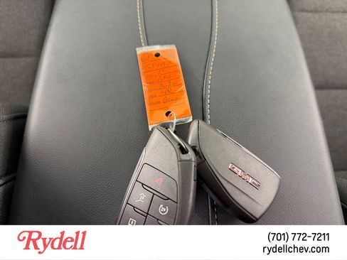 Used 2025 GMC Acadia Elevation image 22