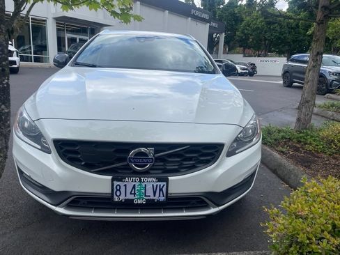 Used 2016 Volvo V60 T5 Cross Country w/ Convenience Package AWD/4WD image 2