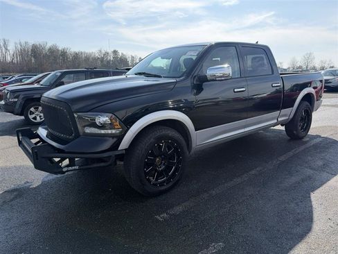 Used 2015 RAM 1500 Laramie w/ Convenience Group AWD/4WD image 3