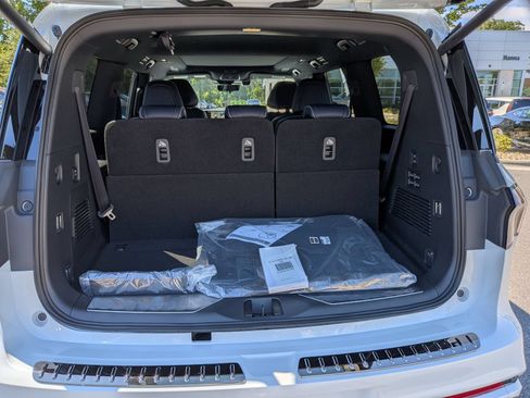 New 2027 INFINITI QX80 Sensory w/ Sport Exterior Package AWD/4WD image 32