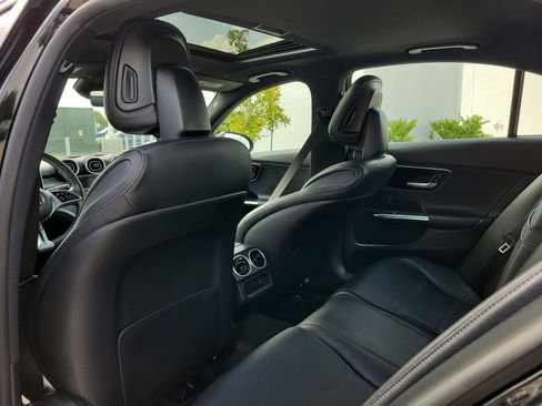 Used 2025 Mercedes-Benz C 300 4MATIC Sedan image 13