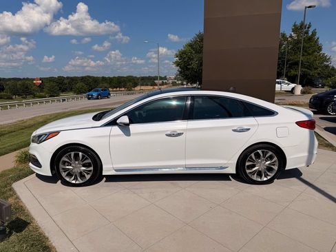 Used 2017 Hyundai Sonata Limited 2.0T FWD image 6
