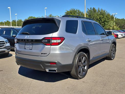 Used 2023 Honda Pilot Sport image 8