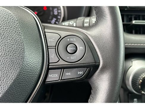 Certified 2022 Toyota RAV4 XLE Premium FWD image 28