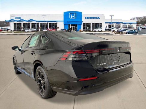 New 2025 Honda Accord SE image 5