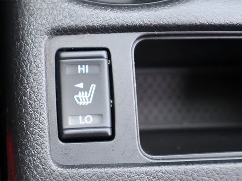 Used 2019 Nissan Rogue SV image 27