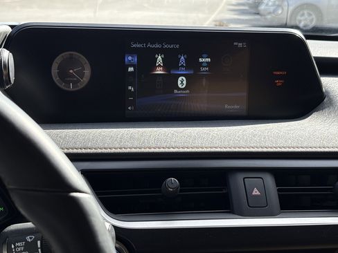 Used 2022 Lexus UX 250h w/ Premium Package image 23