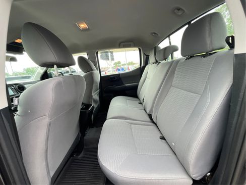 Used 2017 Toyota Tacoma SR RWD image 10