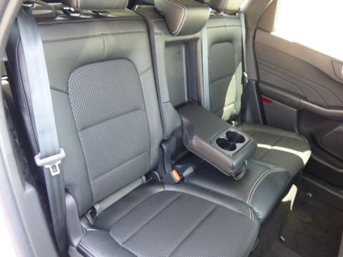 New 2025 Ford Escape SE image 6