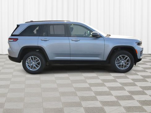 New 2025 Jeep Grand Cherokee Laredo X image 28