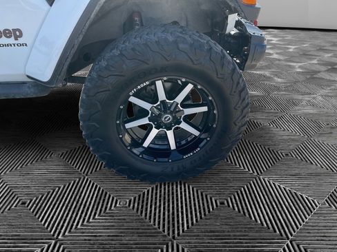 Used 2020 Jeep Gladiator Rubicon image 17