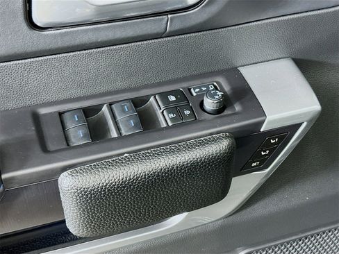 Used 2024 Toyota Tundra Platinum image 18