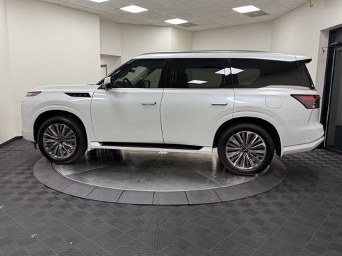 Certified 2026 INFINITI QX80 Luxe w/ Cargo Package RWD image 4