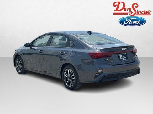 Used 2023 Kia Forte LXS w/ LXS Technology Package FWD image 9