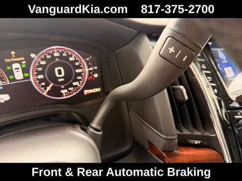 Used 2015 Cadillac Escalade Premium image 25