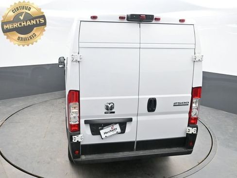 Used 2025 RAM ProMaster 2500 w/ Convenience Group image 30