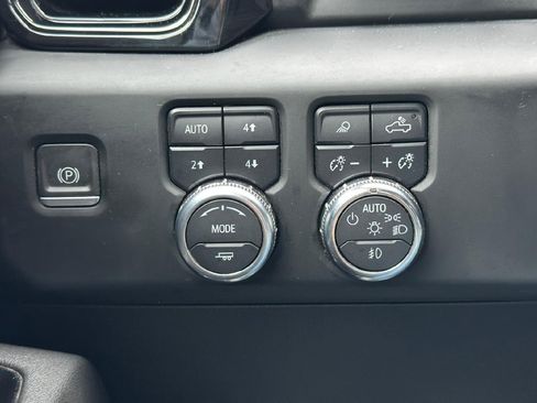 Certified 2023 GMC Sierra 1500 AT4 w/ AT4 Premium Package image 22