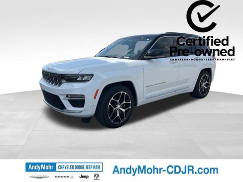 Used 2024 Jeep Grand Cherokee Summit AWD/4WD image 3