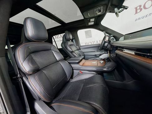 New 2026 Lincoln Navigator L Black Label AWD/4WD image 32