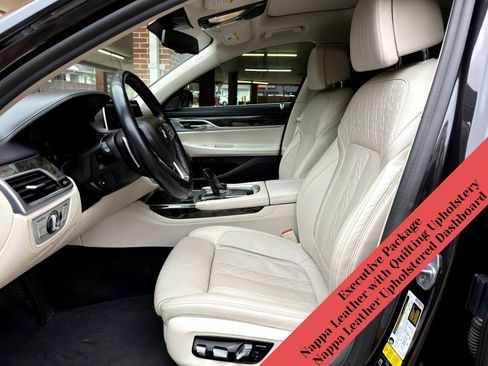 Used 2020 BMW 750i xDrive w/ Executive Package image 18