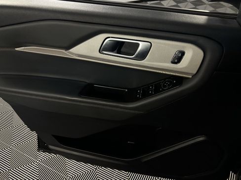 Used 2025 Ford Explorer Active image 26