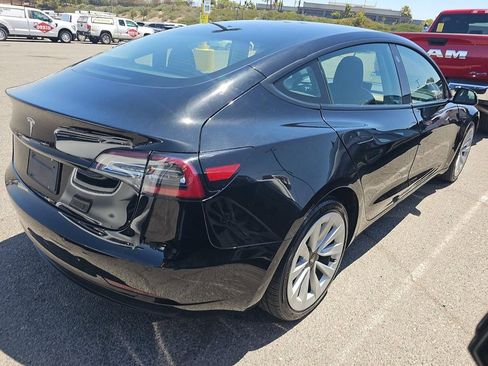 Used 2022 Tesla Model 3 Standard Range RWD image 3
