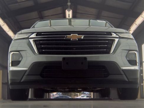 Used 2023 Chevrolet Traverse LT w/ LT Premium Package AWD/4WD image 26