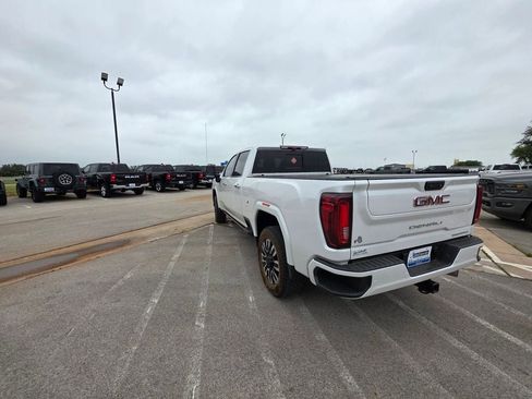 Used 2023 GMC Sierra 2500 Denali w/ Denali Ultimate Package AWD/4WD image 3