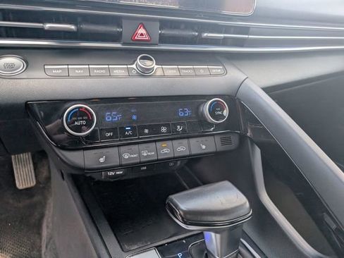 Used 2021 Hyundai Elantra Limited image 21