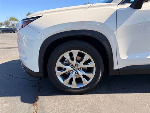 Used 2024 Toyota Grand Highlander Limited image 26
