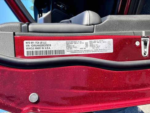 New 2025 Jeep Grand Cherokee Altitude image 21