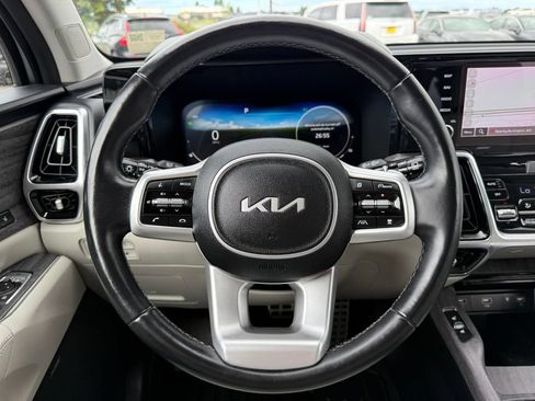 Certified 2022 Kia Sorento SX Prestige w/ Panoramic Sunroof Package AWD/4WD image 24