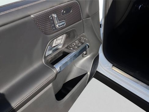 New 2026 Mercedes-Benz GLB 250 4MATIC image 26