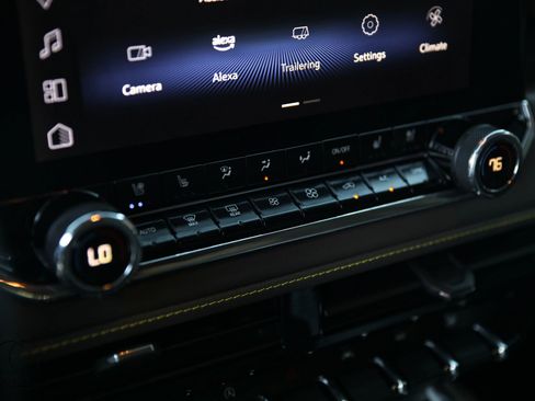 Used 2024 Chevrolet Colorado ZR2 w/ ZR2 Convenience Package III image 35