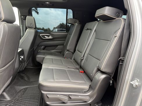 Used 2024 GMC Yukon XL SLT w/ SLT Premium Package AWD/4WD image 35