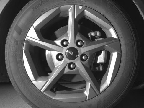 Used 2025 Kia K4 LXS image 13