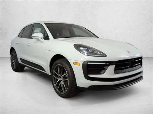 New 2026 Porsche Macan image 18