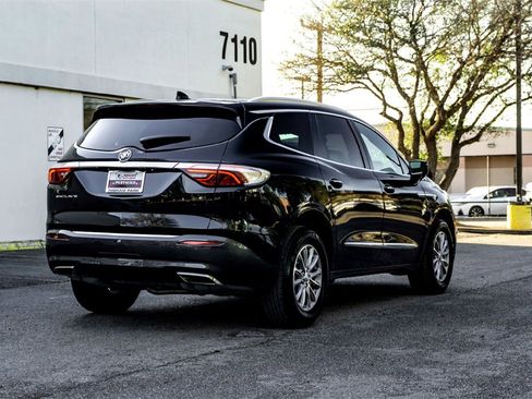 Used 2024 Buick Enclave Premium image 5