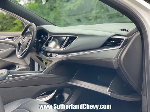 Used 2024 Buick Enclave Essence FWD image 18